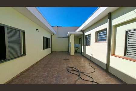 Casa à venda com 220m², 3 quartos e 3 vagas