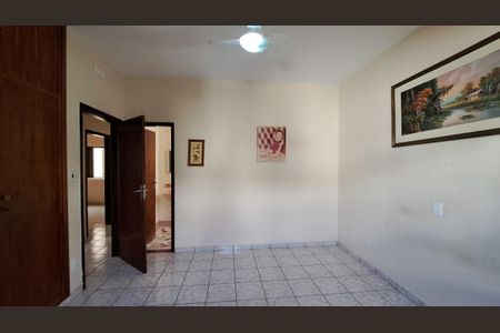 Casa à venda com 220m², 3 quartos e 3 vagas