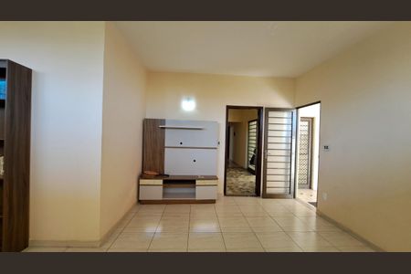 Casa à venda com 220m², 3 quartos e 3 vagas