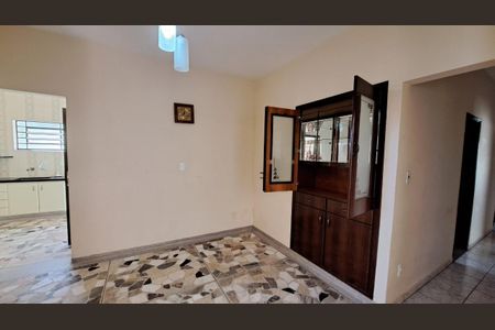 Casa à venda com 220m², 3 quartos e 3 vagas