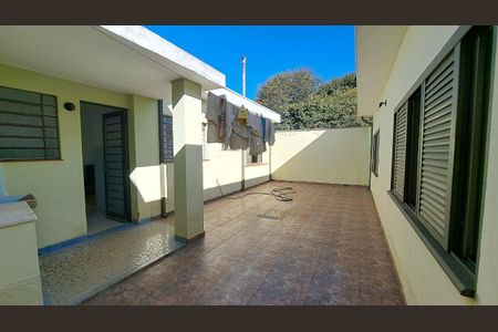 Casa à venda com 220m², 3 quartos e 3 vagas