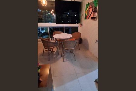 Apartamento à venda com 92m², 2 quartos e 1 vaga