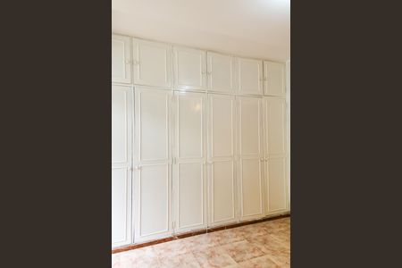 Casa à venda com 193m², 4 quartos e 2 vagas Casa à venda com 193m², 4 quartos e 2 vagasSuíte