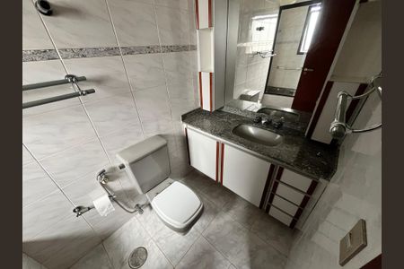 Apartamento à venda com 196m², 3 quartos e 3 vagas Banheiro da Suite