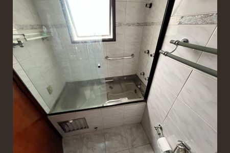 Apartamento à venda com 196m², 3 quartos e 3 vagas Banheiro da Suite