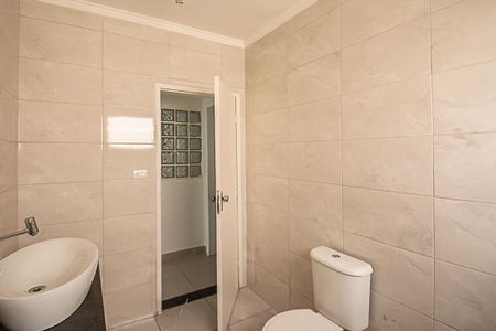 Casa à venda com 400m², 3 quartos e 2 vagas Casa à venda com 400m², 3 quartos e 2 vagasBanheiro