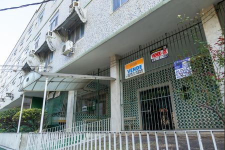 Apartamento à venda com 65m², 2 quartos e 1 vagaFachada