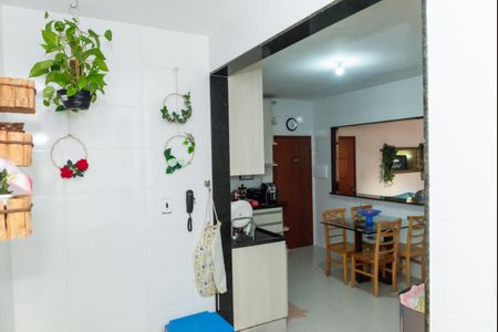 Apartamento à venda com 65m², 2 quartos e 1 vagaVista da área de serviço para a cozinha