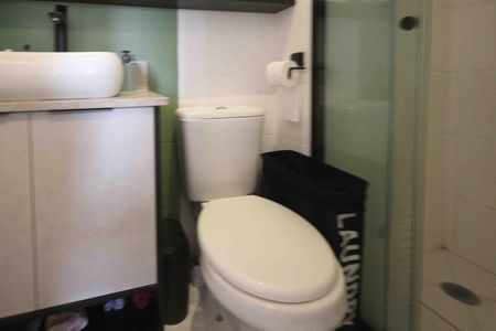 Apartamento à venda com 33m², 2 quartos e sem vaga Apartamento à venda com 33m², 2 quartos e sem vagaBanheiro Social