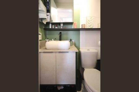 Apartamento à venda com 33m², 2 quartos e sem vaga Apartamento à venda com 33m², 2 quartos e sem vagaBanheiro Social