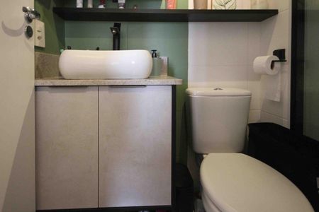 Apartamento à venda com 33m², 2 quartos e sem vaga Apartamento à venda com 33m², 2 quartos e sem vagaBanheiro Social