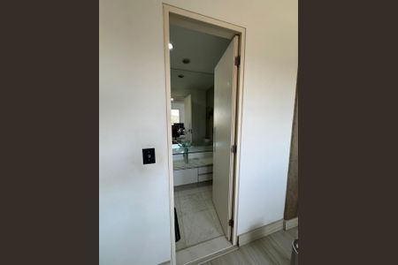 Apartamento à venda com 70m², 1 quarto e 2 vagas Apartamento à venda com 70m², 1 quarto e 2 vagasBanheiro