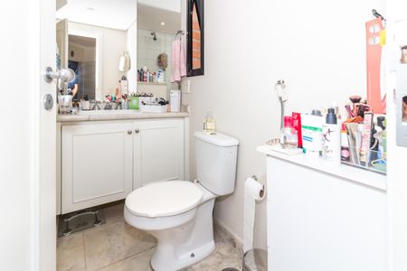 Apartamento à venda com 310m², 5 quartos e 5 vagas Apartamento à venda com 310m², 5 quartos e 5 vagasBanheiro da Suíte 2