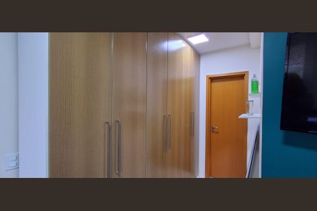 Apartamento à venda com 72m², 2 quartos e 1 vagaCorredor