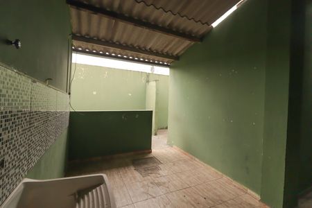 Casa à venda com 200m², 3 quartos e 2 vagas Casa à venda com 200m², 3 quartos e 2 vagasÁrea de Serviço