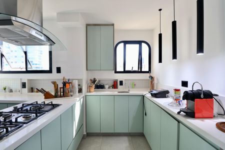 Apartamento para alugar com 400m², 4 quartos e 3 vagas Apartamento para alugar com 400m², 4 quartos e 3 vagasCozinha