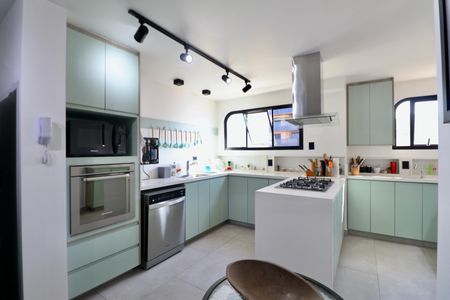 Apartamento para alugar com 400m², 4 quartos e 3 vagas Apartamento para alugar com 400m², 4 quartos e 3 vagasCozinha