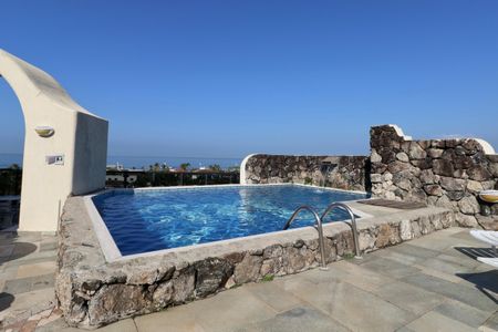 Apartamento para alugar com 400m², 4 quartos e 3 vagas Apartamento para alugar com 400m², 4 quartos e 3 vagasVaranda