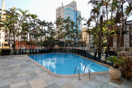 Apartamento para alugar com 400m², 4 quartos e 3 vagas Apartamento para alugar com 400m², 4 quartos e 3 vagasÁrea comum - Piscina