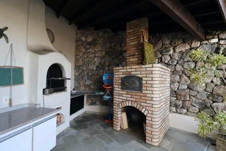 Apartamento para alugar com 400m², 4 quartos e 3 vagas Apartamento para alugar com 400m², 4 quartos e 3 vagasVaranda