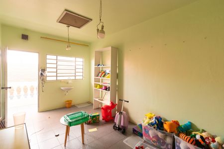 Casa à venda com 450m², 5 quartos e 4 vagas Casa à venda com 450m², 5 quartos e 4 vagas Edicula /Quarto anexo 05