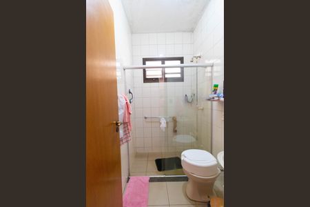 Casa à venda com 450m², 5 quartos e 4 vagas Casa à venda com 450m², 5 quartos e 4 vagasBanheiro de Serviço