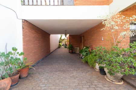 Casa à venda com 450m², 5 quartos e 4 vagas Casa à venda com 450m², 5 quartos e 4 vagasGaragem