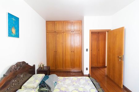 Casa à venda com 450m², 5 quartos e 4 vagas Casa à venda com 450m², 5 quartos e 4 vagasSuíte 05