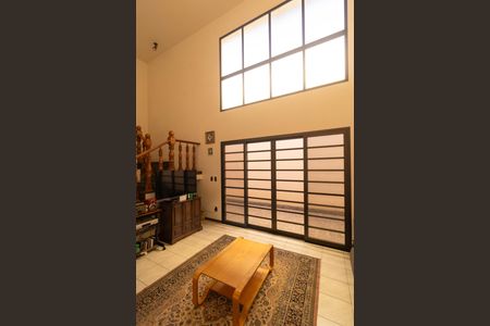 Casa à venda com 450m², 5 quartos e 4 vagas Casa à venda com 450m², 5 quartos e 4 vagasSalas