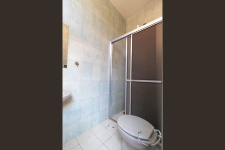 Casa à venda com 450m², 5 quartos e 4 vagas Casa à venda com 450m², 5 quartos e 4 vagasBanheiro do Quintal