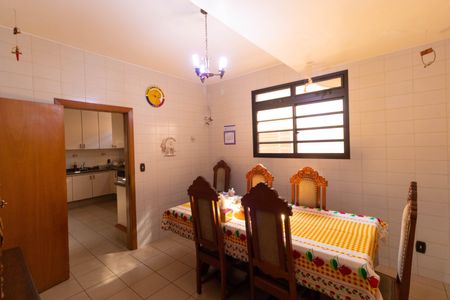 Casa à venda com 450m², 5 quartos e 4 vagas Casa à venda com 450m², 5 quartos e 4 vagasCopa