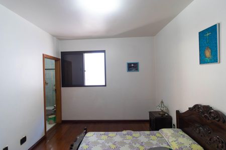 Casa à venda com 450m², 5 quartos e 4 vagas Casa à venda com 450m², 5 quartos e 4 vagasSuíte 05