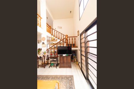 Casa à venda com 450m², 5 quartos e 4 vagas Casa à venda com 450m², 5 quartos e 4 vagasSalas