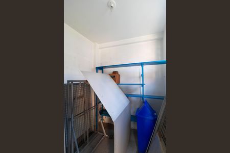 Casa à venda com 450m², 5 quartos e 4 vagas Casa à venda com 450m², 5 quartos e 4 vagasQuarto de despejo