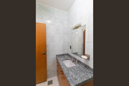 Casa à venda com 450m², 5 quartos e 4 vagas Casa à venda com 450m², 5 quartos e 4 vagasBanheiro da Suíte 05