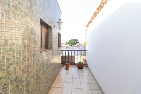 Casa à venda com 450m², 5 quartos e 4 vagas Casa à venda com 450m², 5 quartos e 4 vagasSacada do Escritório