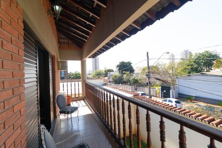 Casa à venda com 450m², 5 quartos e 4 vagas Casa à venda com 450m², 5 quartos e 4 vagasSacada da Suíte 01