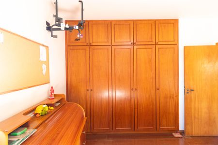 Casa à venda com 450m², 5 quartos e 4 vagas Casa à venda com 450m², 5 quartos e 4 vagasSuíte 02