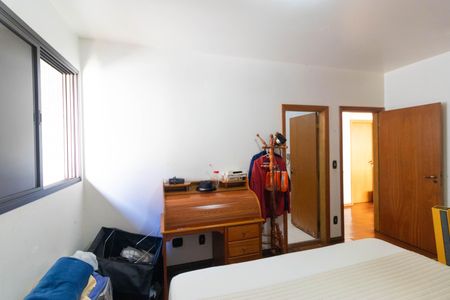 Casa à venda com 450m², 5 quartos e 4 vagas Casa à venda com 450m², 5 quartos e 4 vagasSuíte 04