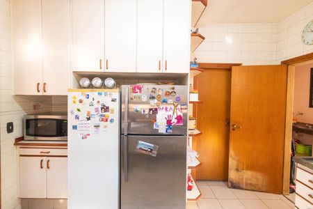 Casa à venda com 450m², 5 quartos e 4 vagas Casa à venda com 450m², 5 quartos e 4 vagasCozinha