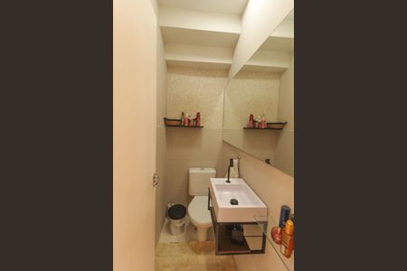 Casa de condomínio à venda com 130m², 3 quartos e 2 vagas Casa de condomínio à venda com 130m², 3 quartos e 2 vagasBanheiro
