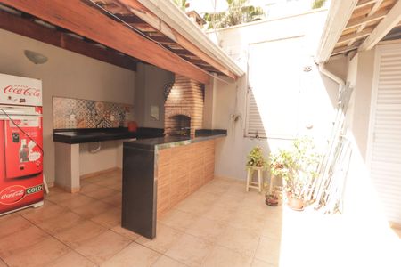Casa de condomínio à venda com 130m², 3 quartos e 2 vagas Casa de condomínio à venda com 130m², 3 quartos e 2 vagasÁrea gourmet