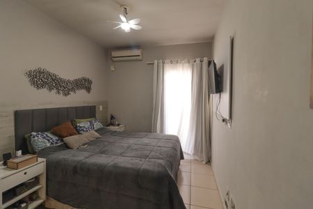 Casa de condomínio à venda com 130m², 3 quartos e 2 vagas Casa de condomínio à venda com 130m², 3 quartos e 2 vagasSuíte