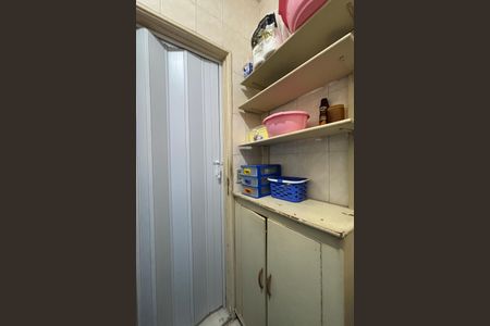 Apartamento à venda com 130m², 4 quartos e sem vaga Apartamento à venda com 130m², 4 quartos e sem vagaBanheiro social