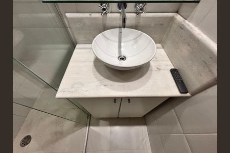 Apartamento à venda com 80m², 2 quartos e 1 vaga Apartamento à venda com 80m², 2 quartos e 1 vagaBanheiro da Suíte