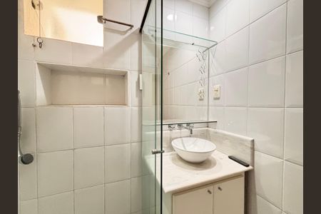 Apartamento à venda com 80m², 2 quartos e 1 vaga Apartamento à venda com 80m², 2 quartos e 1 vagaBanheiro da Suíte