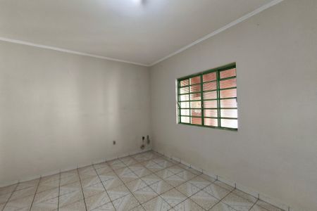 Casa à venda com 250m², 4 quartos e 2 vagasCasa 2 - Sala
