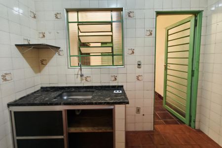 Casa à venda com 250m², 4 quartos e 2 vagasCasa 2 - Cozinha