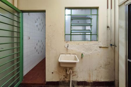 Casa à venda com 250m², 4 quartos e 2 vagasCasa 2 - Área de serviço