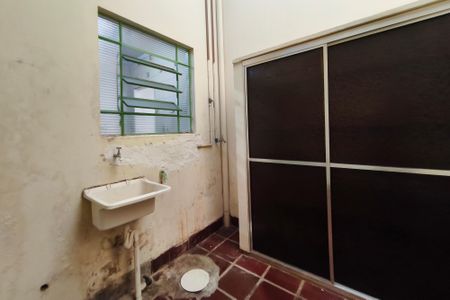 Casa à venda com 250m², 4 quartos e 2 vagasCasa 2 - Área de serviço